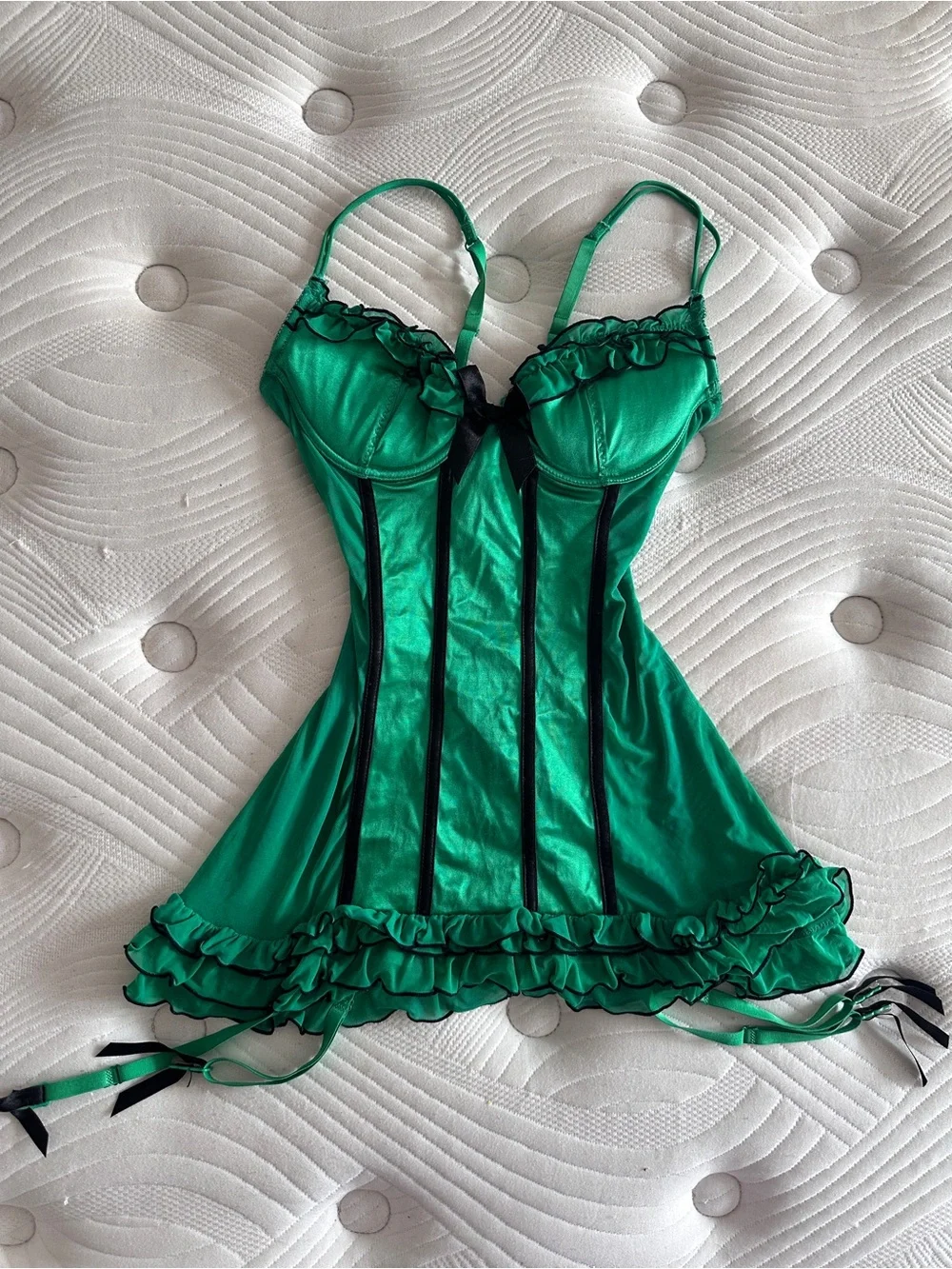 Vintage Emerald Green Chemise with Black Trim - Picture 2 of 7